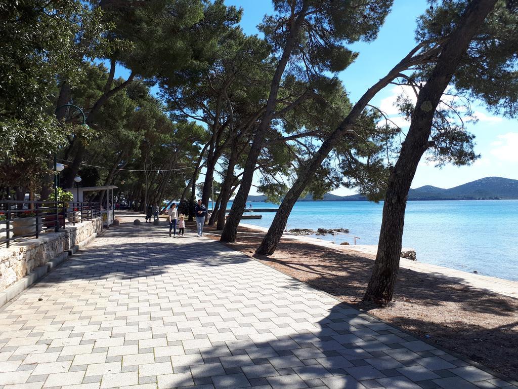 Mobile Homes Malu Biograd Na Moru Exterior foto